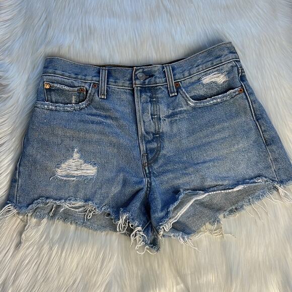 Levi’s High Rise Wedgie Fit Shorts - Picture 1 of 8